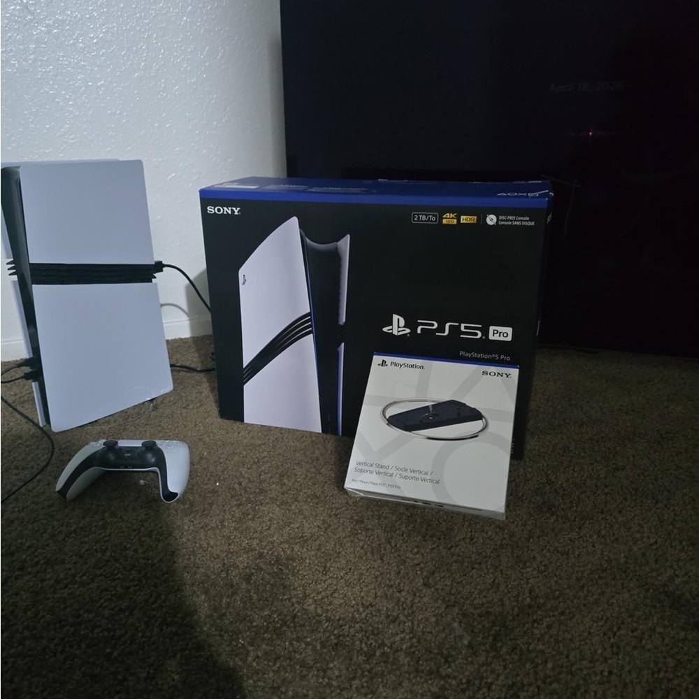 Ps5 pro console - Picture 5 of 6